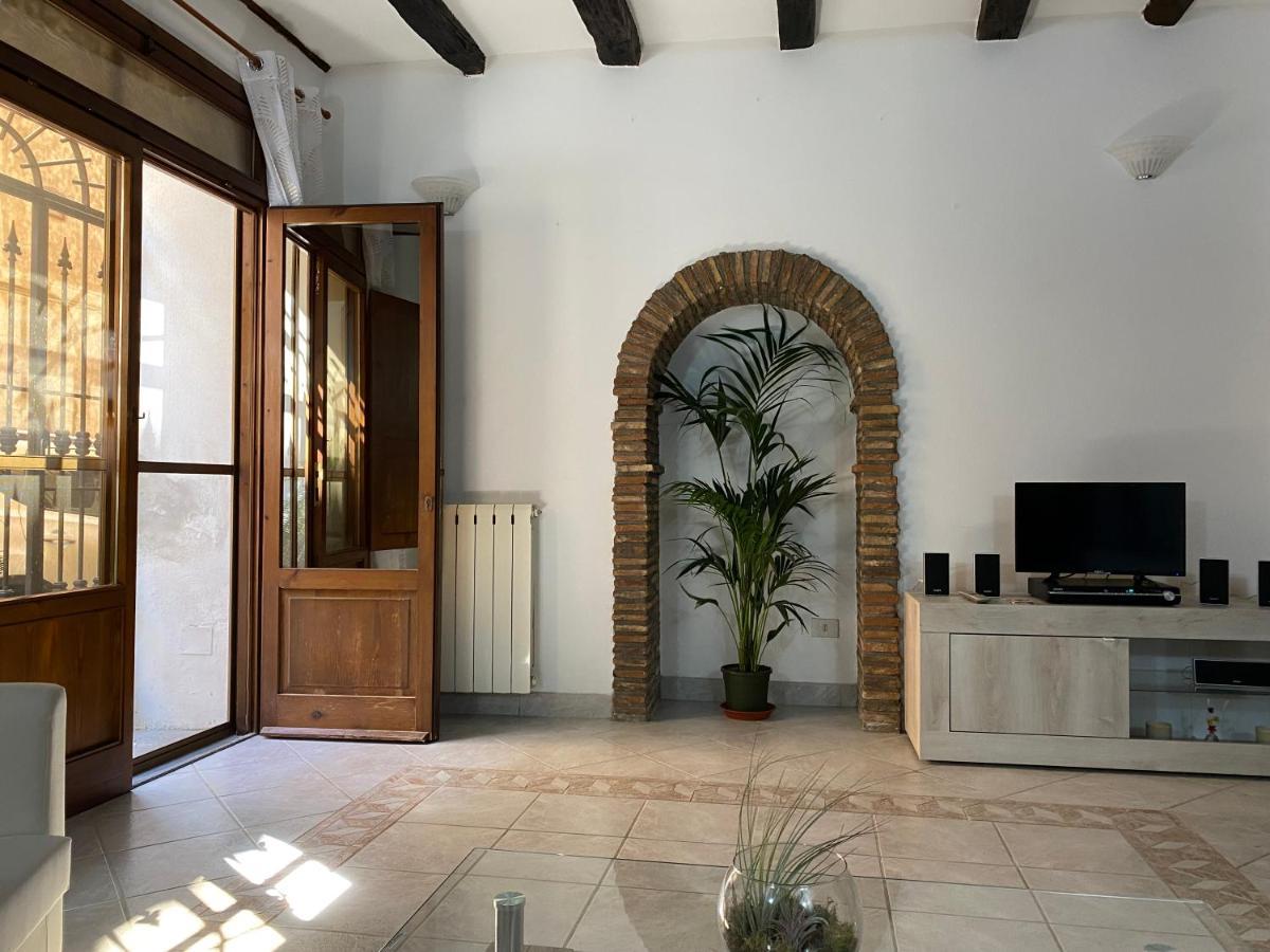 La Fanciulla Velca Apartment Tarquinia Ngoại thất bức ảnh