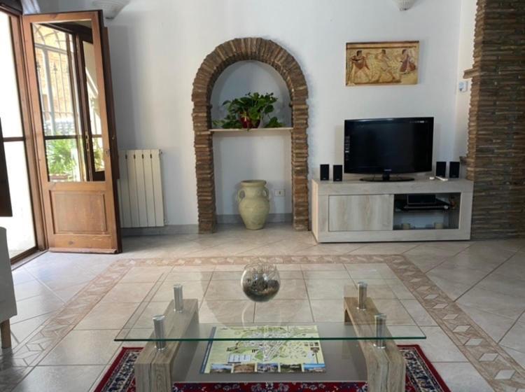 La Fanciulla Velca Apartment Tarquinia Ngoại thất bức ảnh